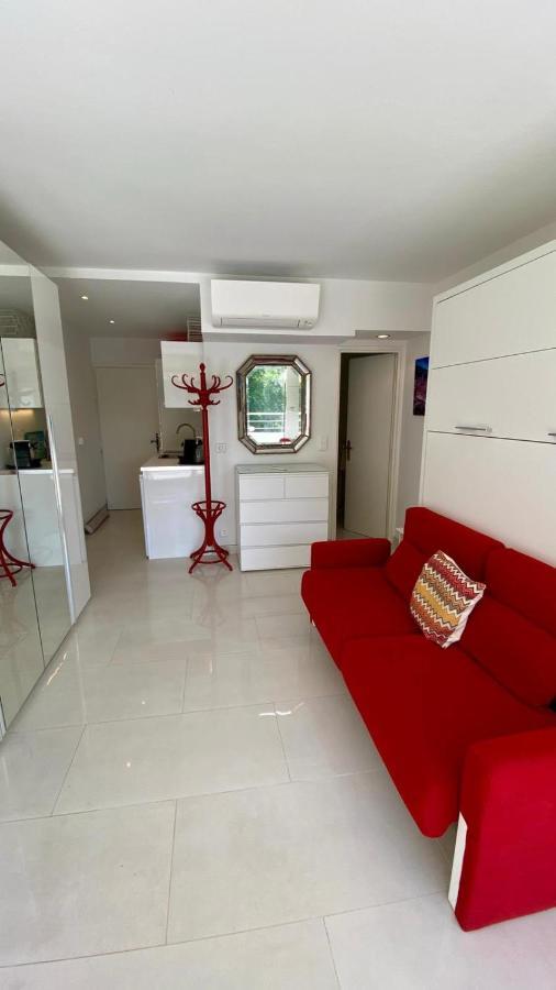 Charming Studio With Pool In Saint Tropez Apartment Екстериор снимка