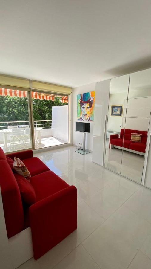 Charming Studio With Pool In Saint Tropez Apartment Екстериор снимка