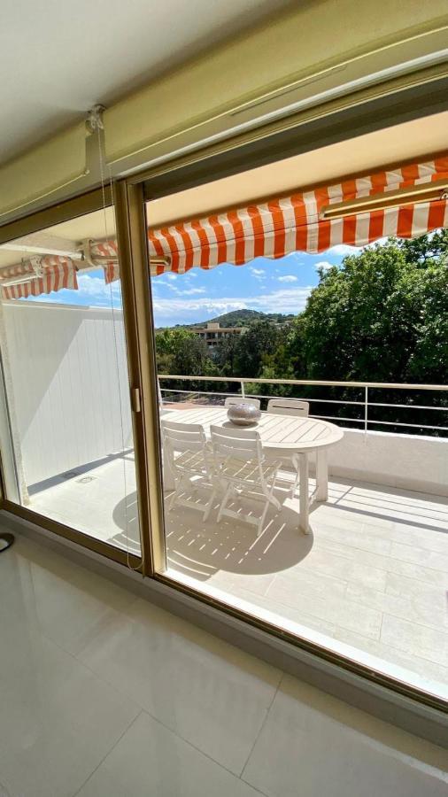Charming Studio With Pool In Saint Tropez Apartment Екстериор снимка